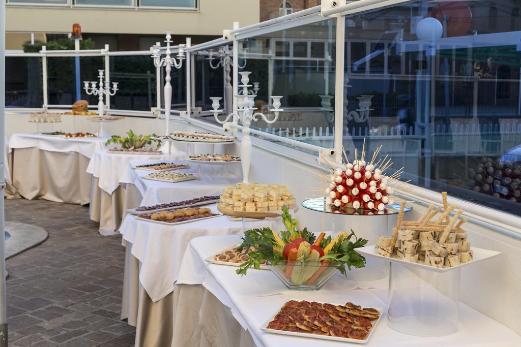 Hotel Abner'S リッチョーネ エクステリア 写真