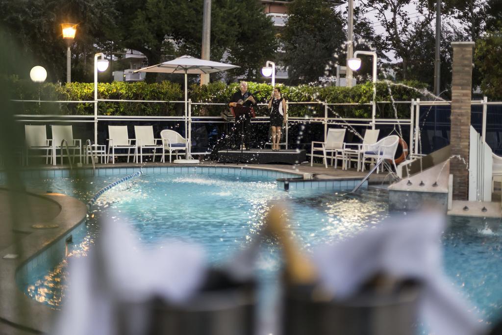 Hotel Abner'S リッチョーネ エクステリア 写真